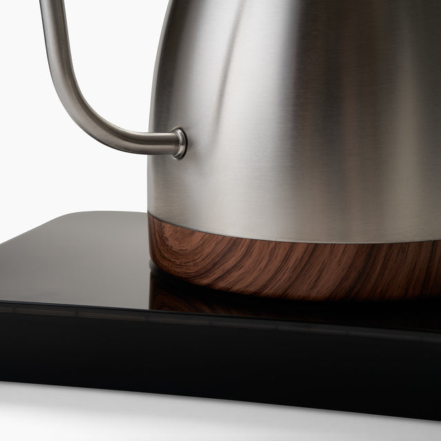 https://cloudpickercoffee.ie/cdn/shop/products/BrewistaArtisanElectrickettle3_640x.jpg?v=1669128911